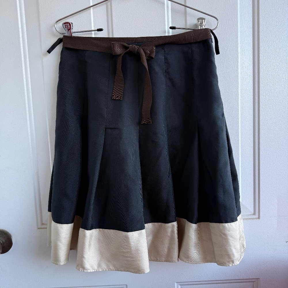 GAP 100% Silk Pleated Skirt | Size 2 | Navy Beige | Fully Lined Zip Waist Tie